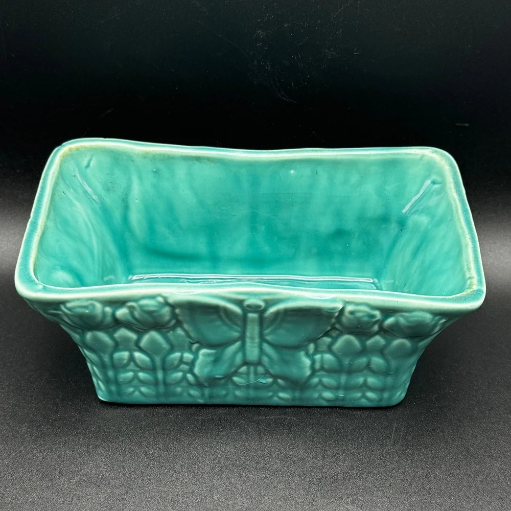 Unbranded vintage ceramic
